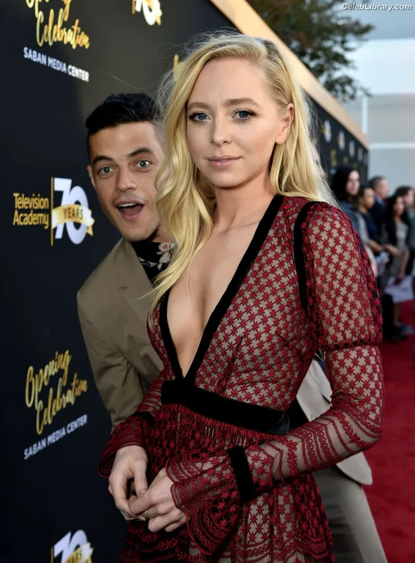 Portia Doubleday photo 7 of 85