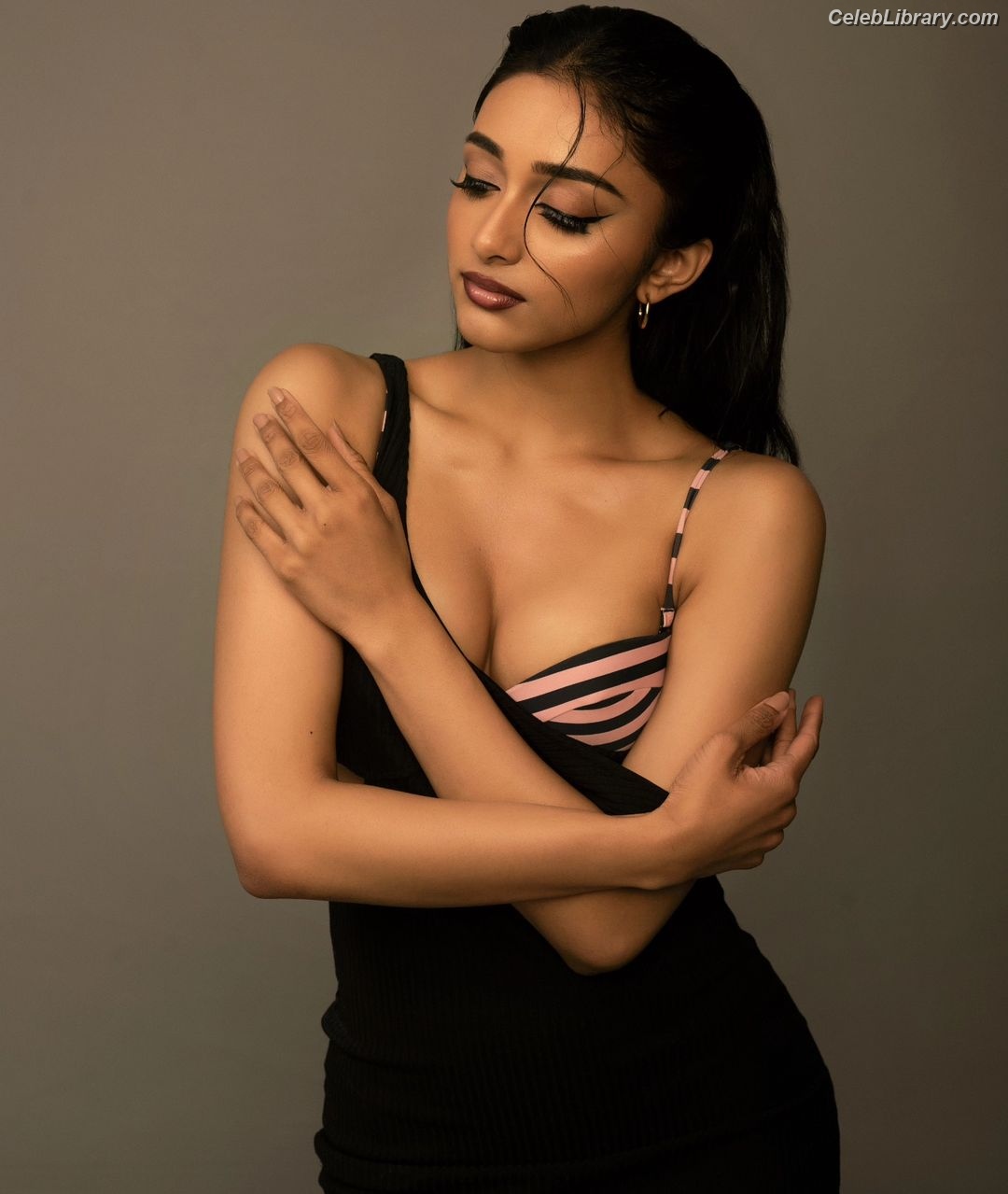 Preity Mukhundhan photo 2 of 45