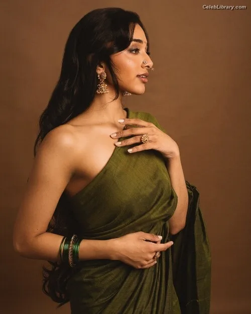 Preity Mukhundhan photo 10 of 45