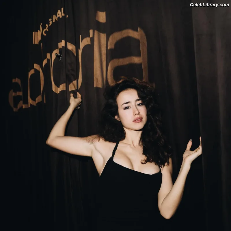 Priscilla Delgado photo 9 of 56