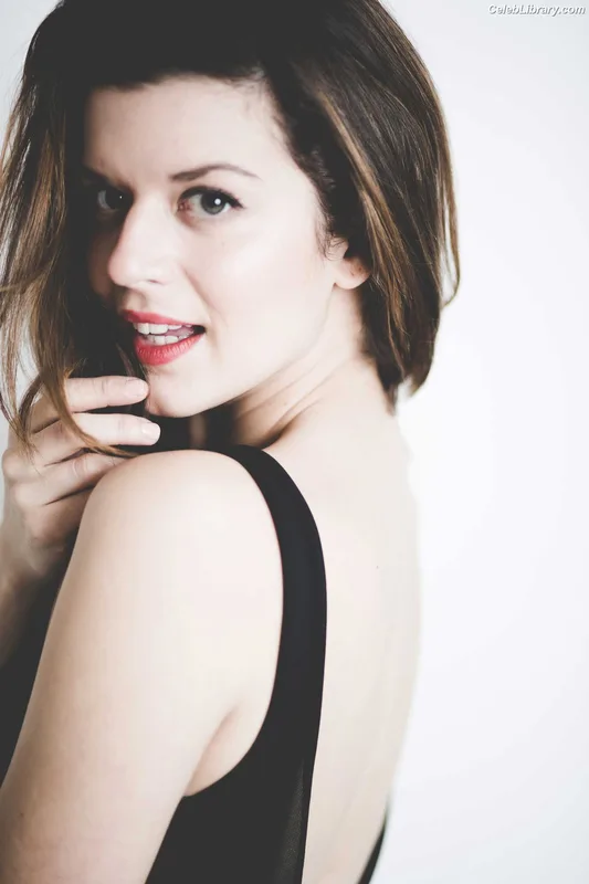 Priscilla Faia photo 1 of 19