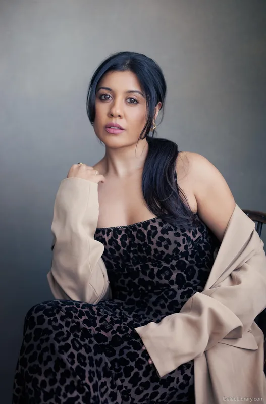 Priya Davdra photo 2 of 64