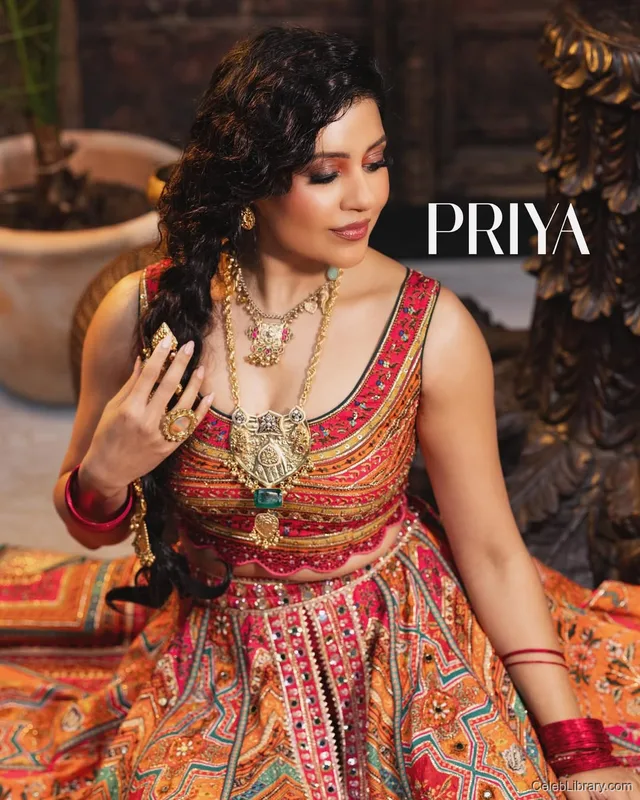 Priya Davdra photo 12 of 64
