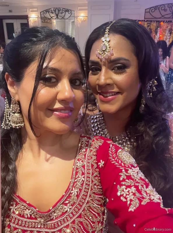 Priya Davdra photo 20 of 64