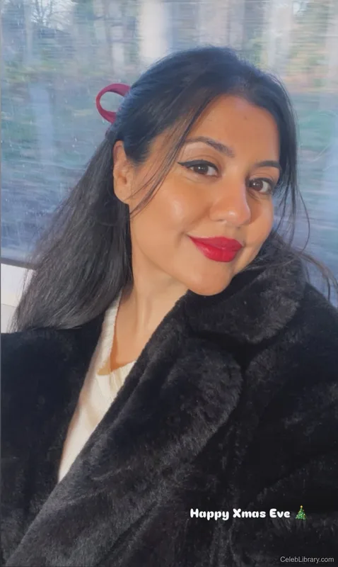Priya Davdra photo 6 of 64