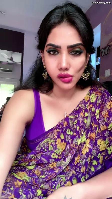 Priya Naidu photo 9 of 39