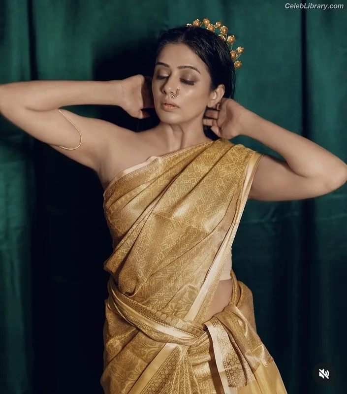Priyamani photo 11 of 44