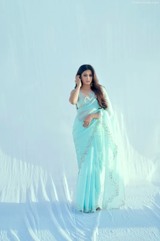 Priyamani photo 17 of 44