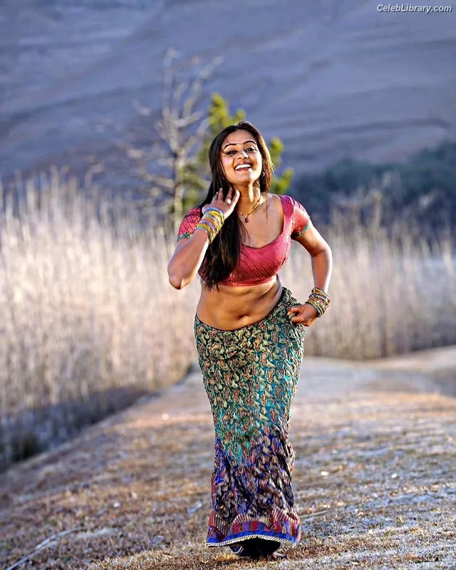 Priyamani photo 2 of 44