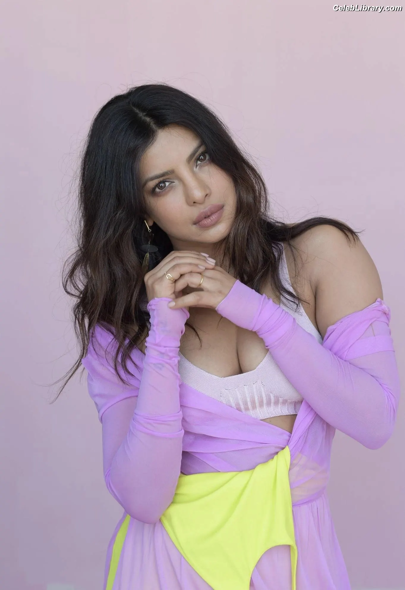 Priyanka Chopra photo 8 of 759