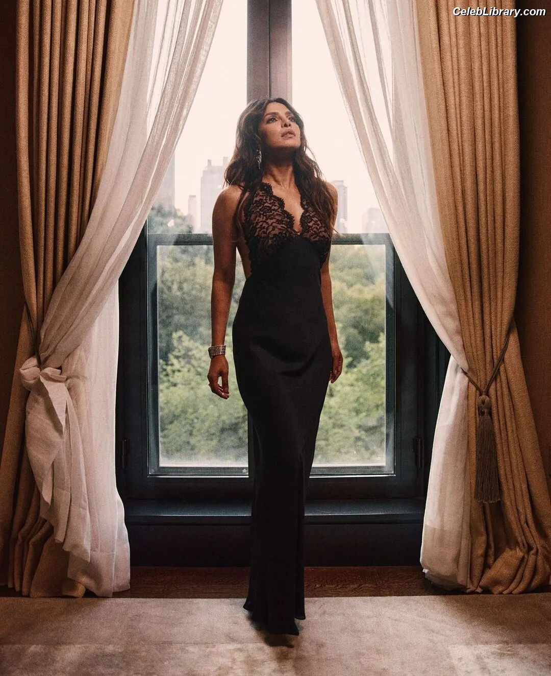 Priyanka Chopra photo 8 of 759
