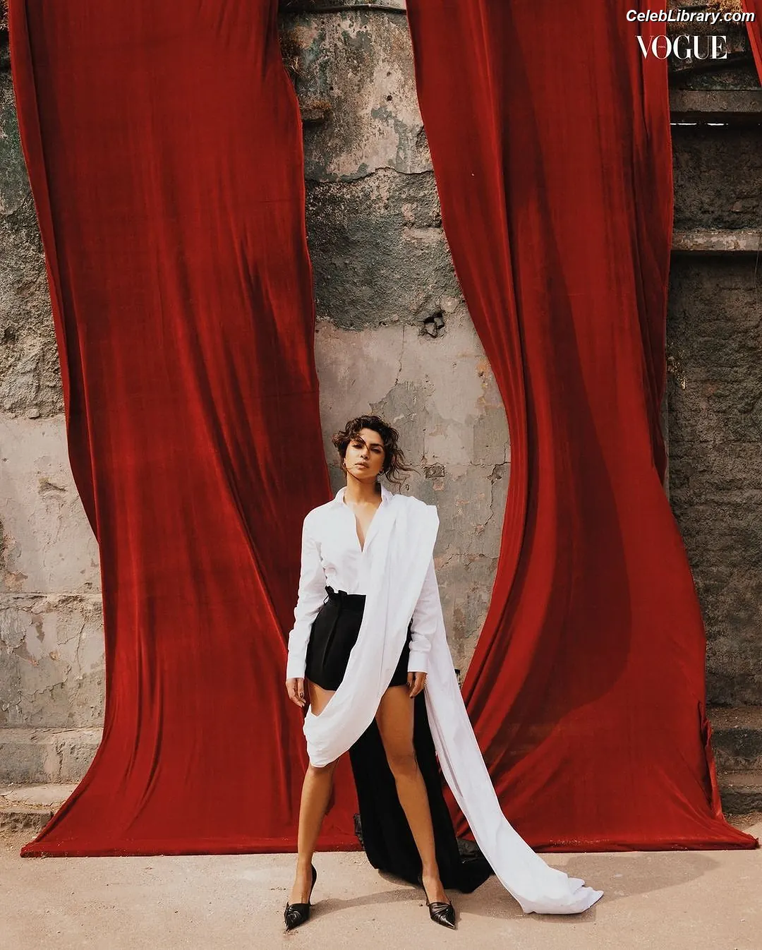 Priyanka Chopra photo 18 of 759