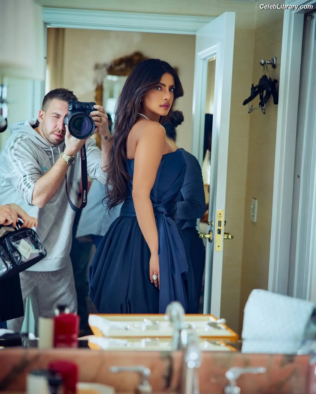 Priyanka Chopra photo 7 of 759