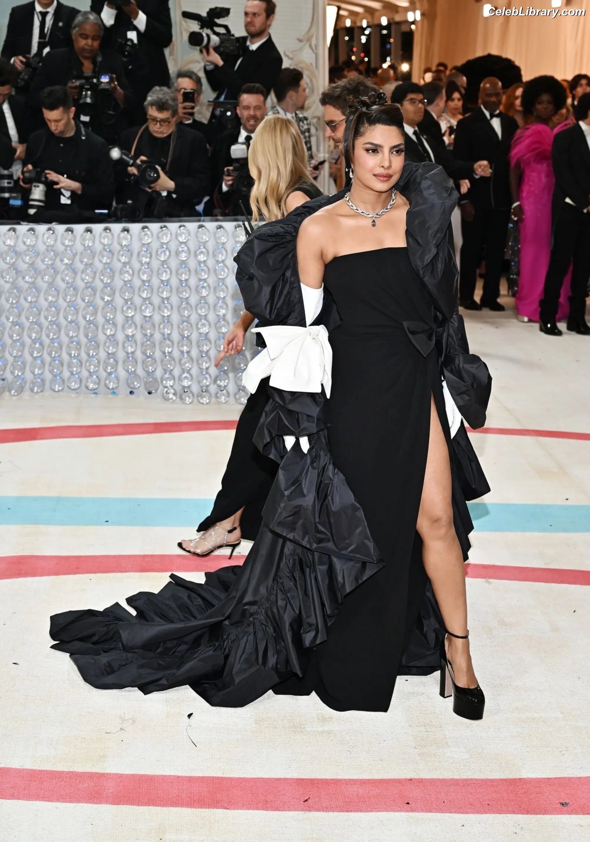 Priyanka Chopra photo 22 of 759