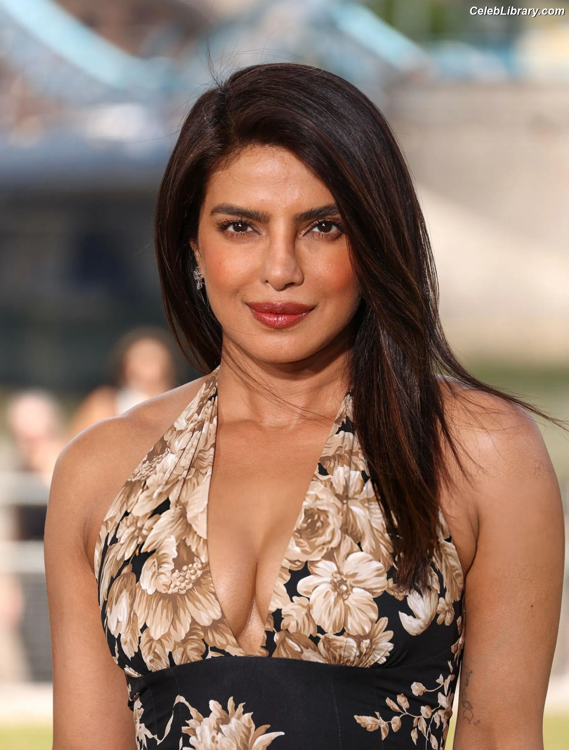 Priyanka Chopra photo 1 of 759