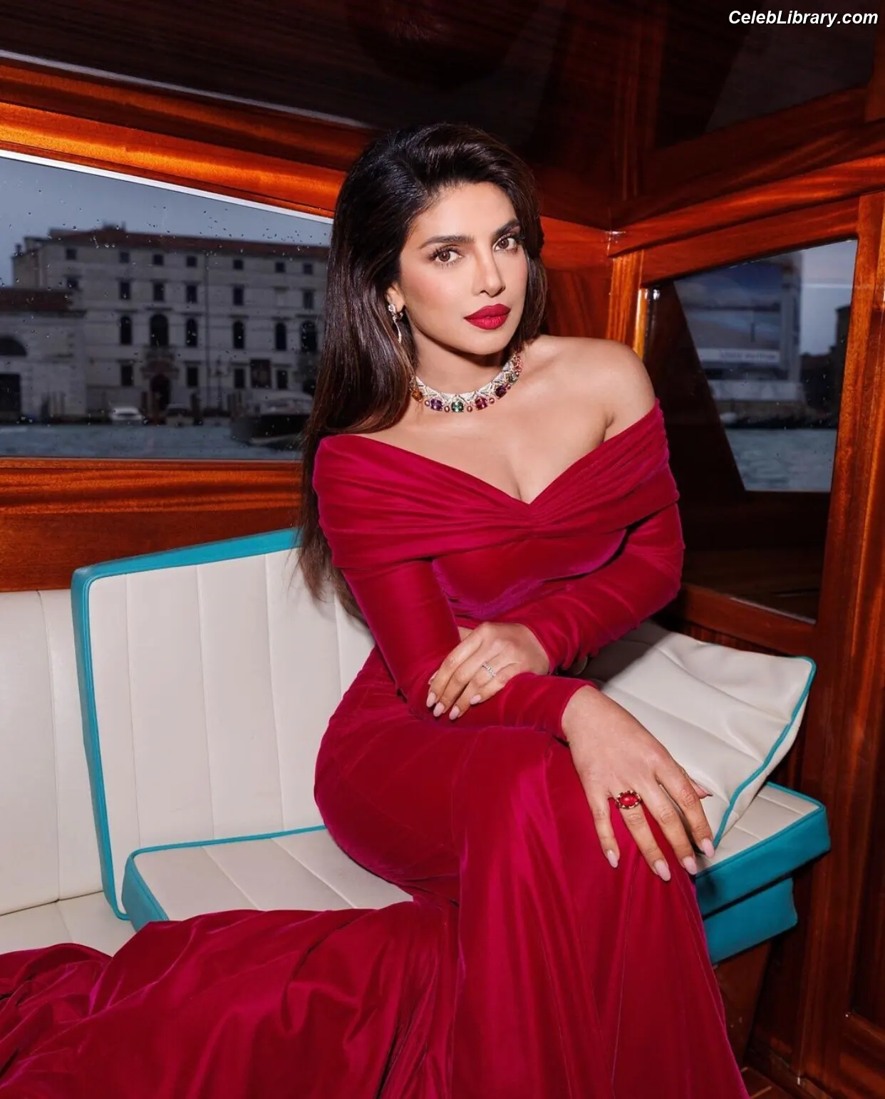 Priyanka Chopra photo 22 of 759