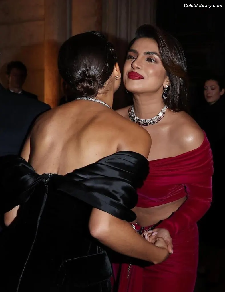 Priyanka Chopra photo 3 of 759