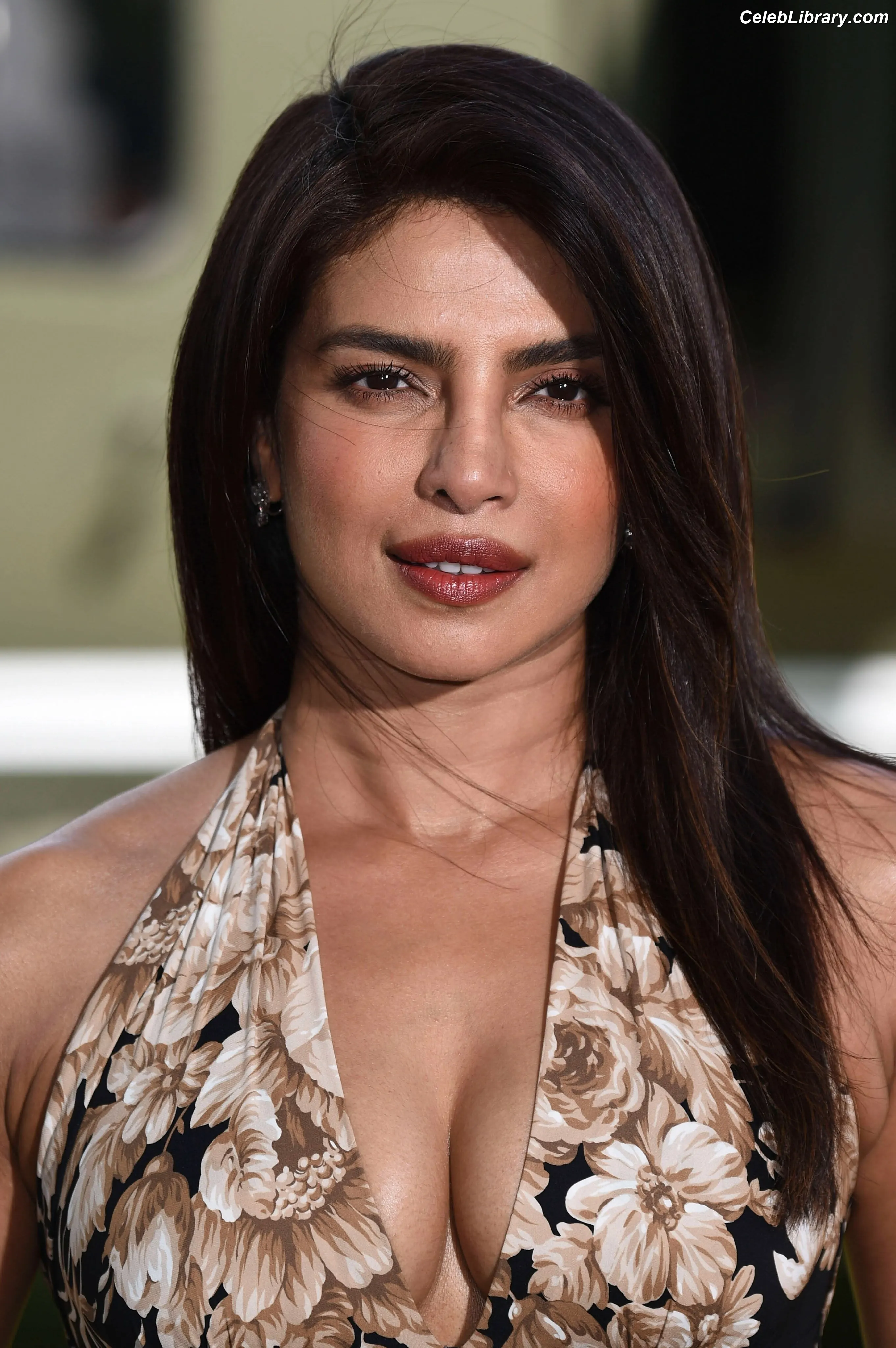 Priyanka Chopra photo 16 of 759