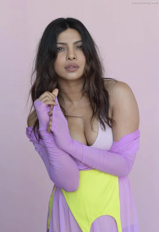Priyanka Chopra photo 4 of 759