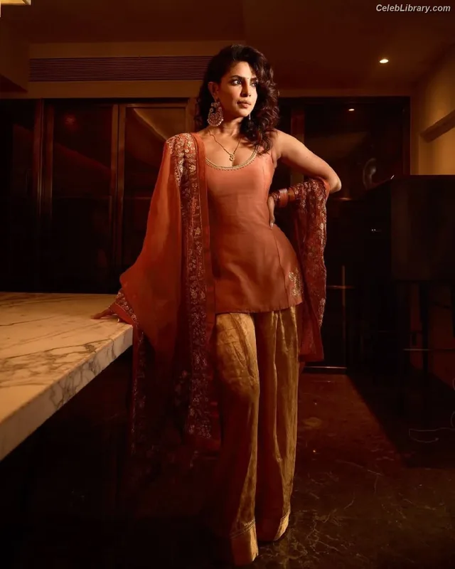 Priyanka Chopra photo 13 of 759