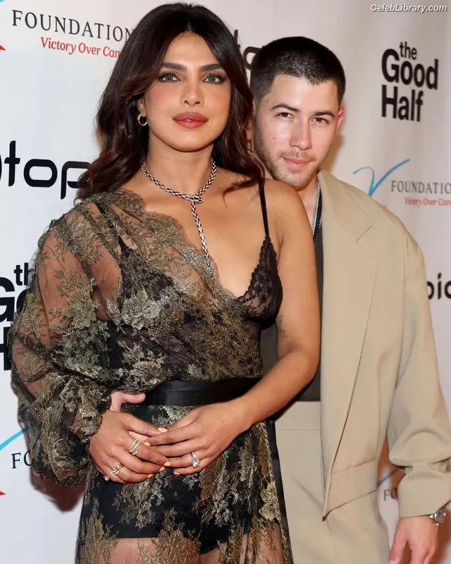 Priyanka Chopra photo 1 of 759
