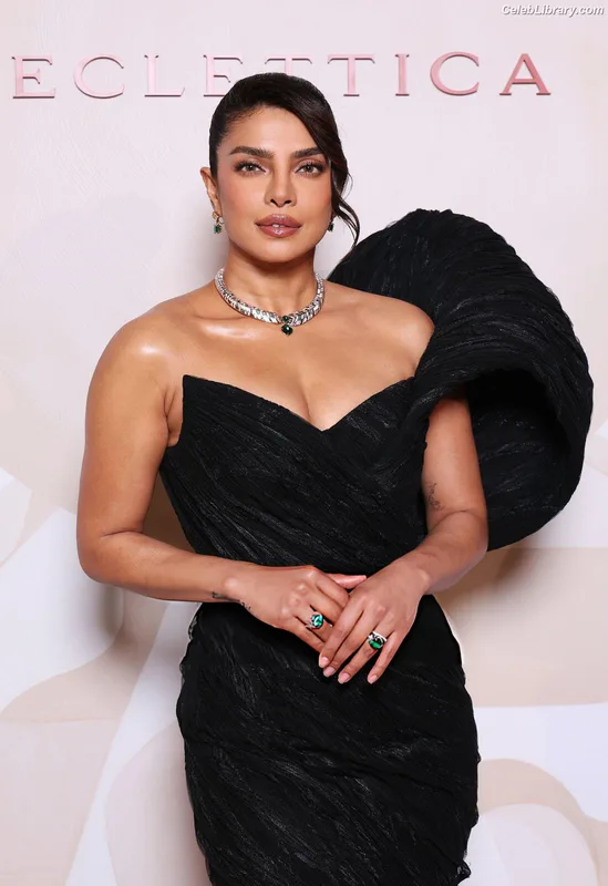 Priyanka Chopra photo 18 of 759