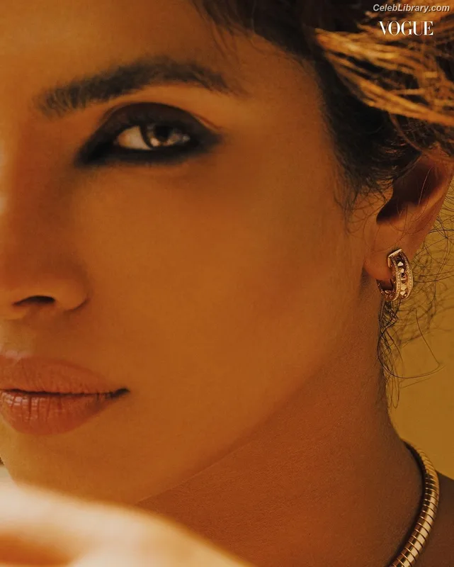 Priyanka Chopra photo 19 of 759