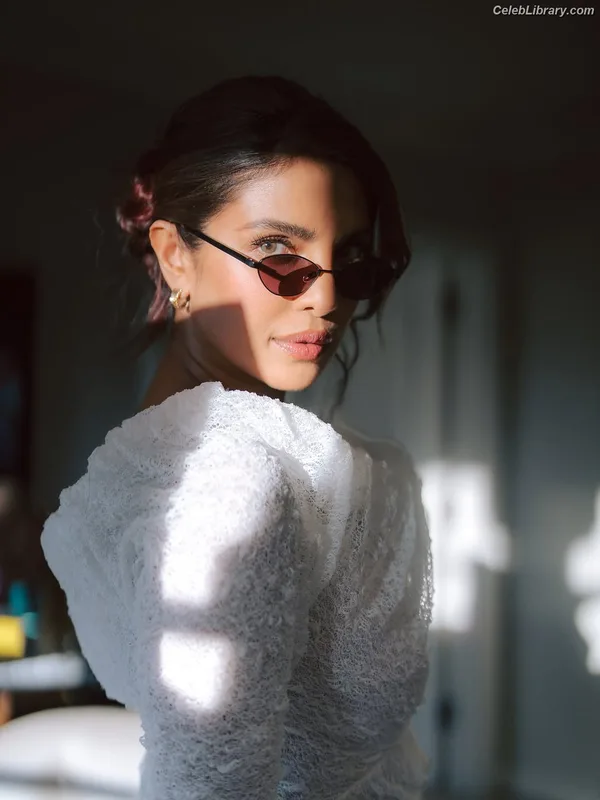 Priyanka Chopra photo 6 of 759