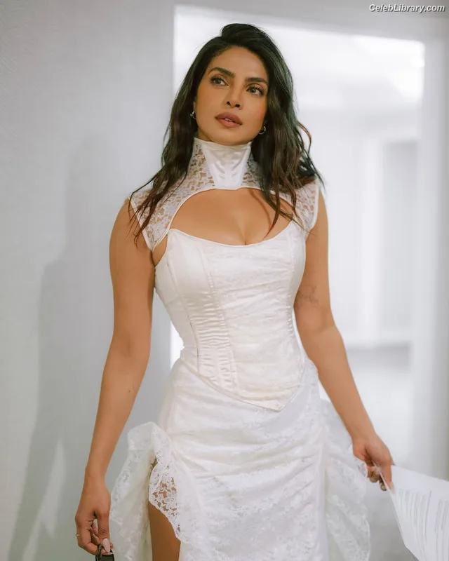 Priyanka Chopra photo 11 of 759