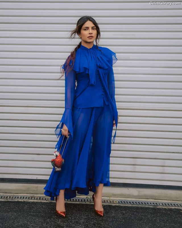 Priyanka Chopra photo 14 of 759