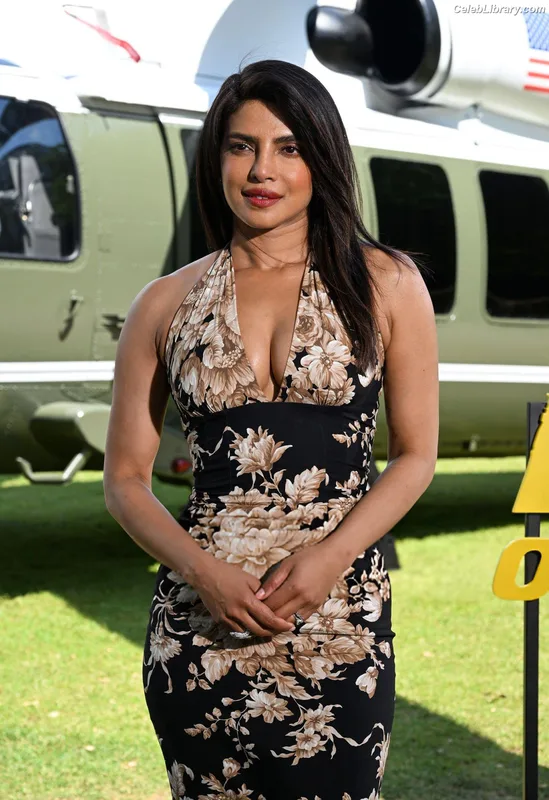 Priyanka Chopra photo 10 of 759