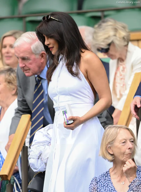 Priyanka Chopra photo 16 of 759
