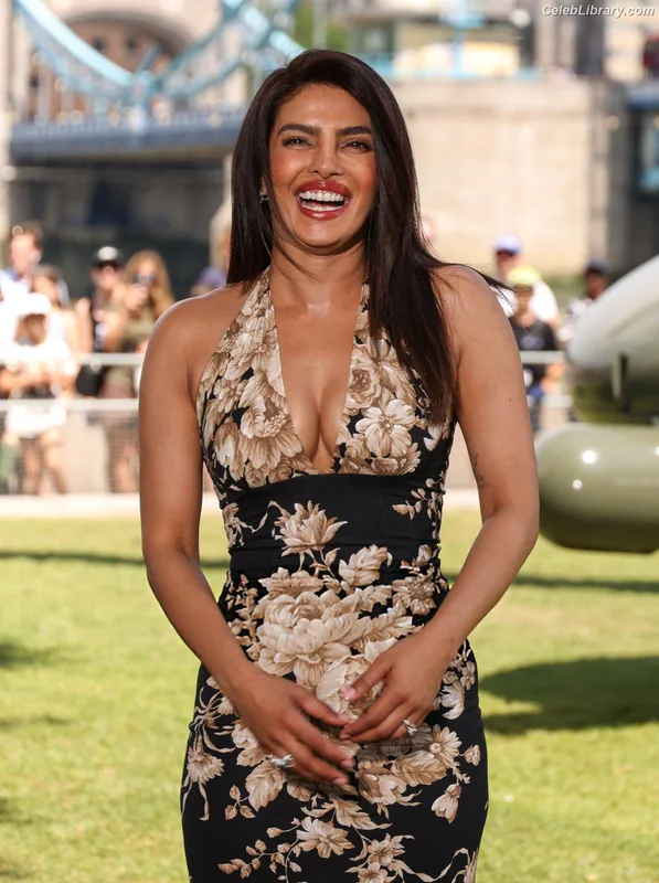 Priyanka Chopra photo 5 of 759