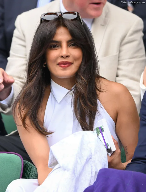 Priyanka Chopra photo 7 of 759