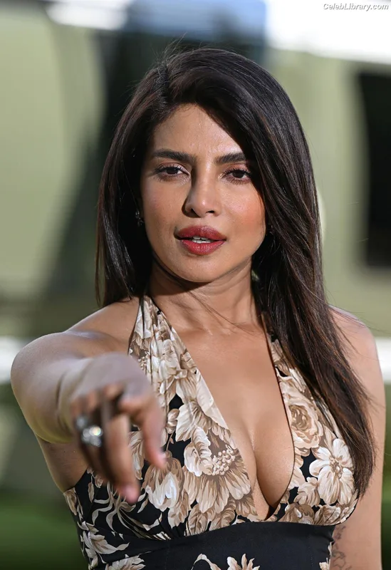 Priyanka Chopra photo 12 of 759