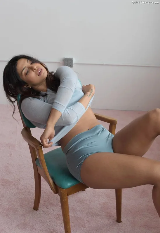Priyanka Chopra photo 4 of 759