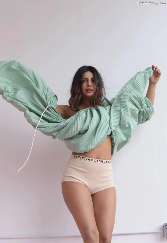 Priyanka Chopra photo 5 of 759