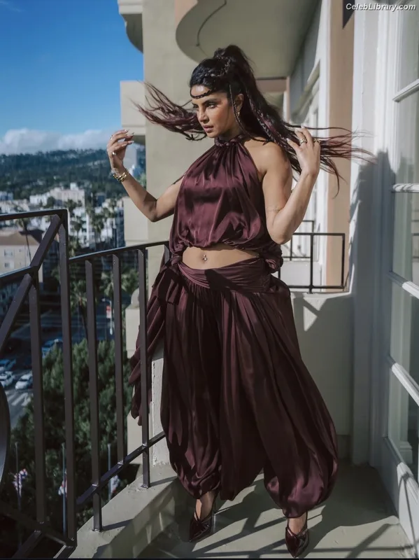 Priyanka Chopra photo 12 of 759