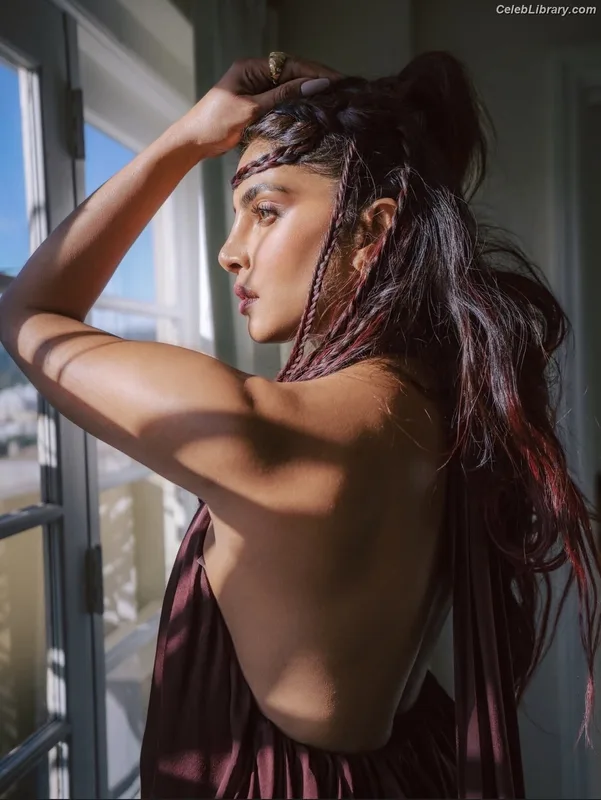 Priyanka Chopra photo 13 of 759