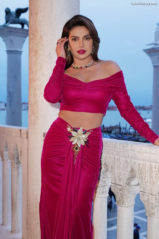 Priyanka Chopra photo 15 of 759