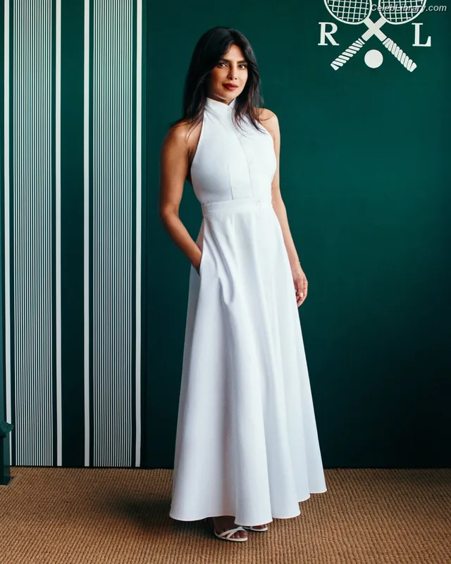 Priyanka Chopra photo 1 of 759