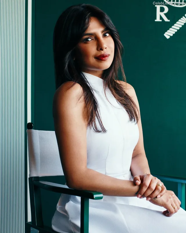 Priyanka Chopra photo 2 of 759