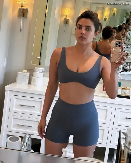 Priyanka Chopra photo 22 of 759