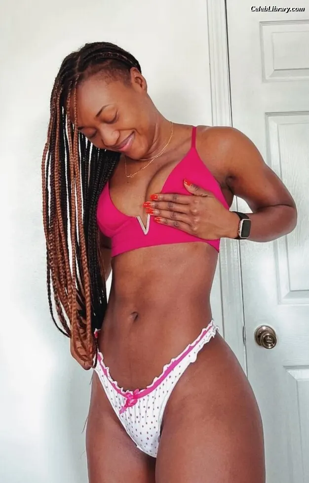 Queen Aminata photo 15 of 194