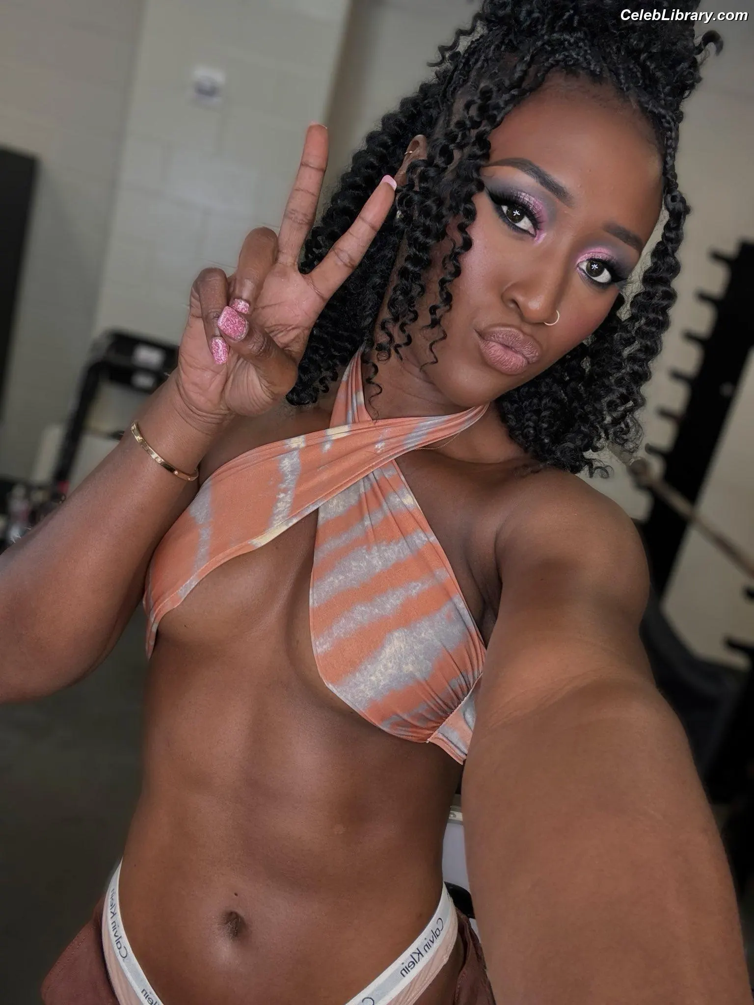 Queen Aminata photo 2 of 194