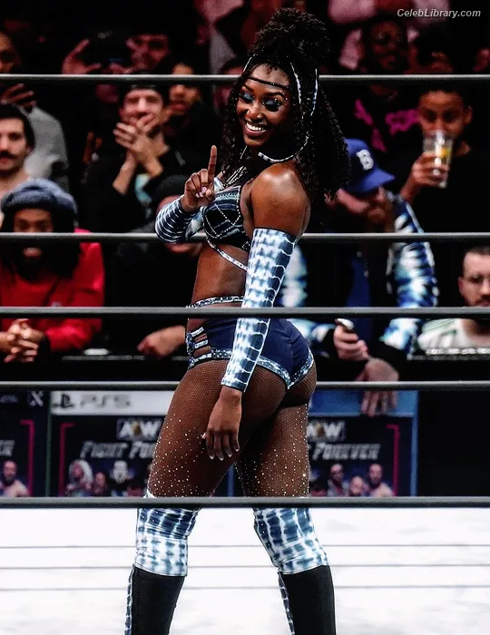 Queen Aminata photo 23 of 195