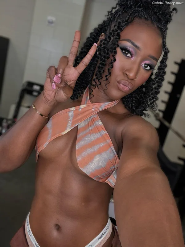 Queen Aminata photo 2 of 195