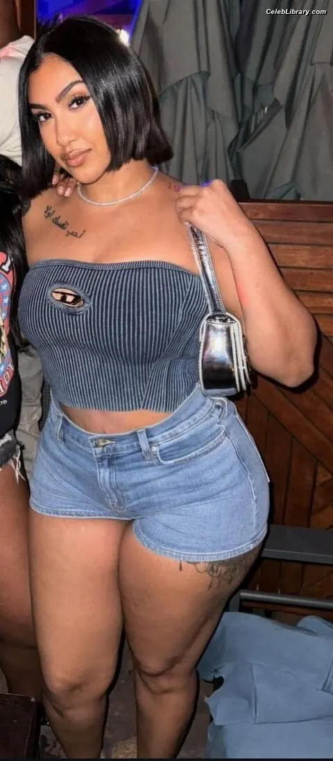 Queen Naija photo 2 of 69