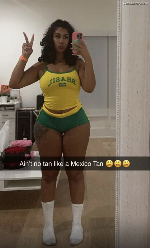 Queen Naija photo 8 of 70