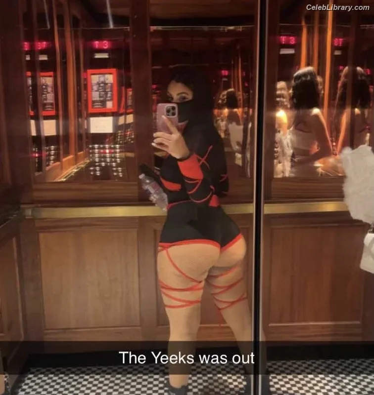 Queen Naija photo 9 of 70